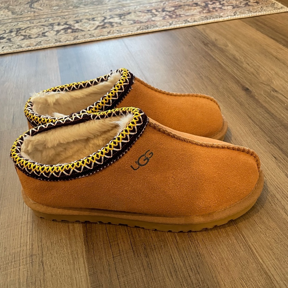 UGG Tasman